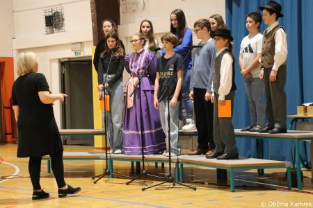 Otroci Osnovne šole Marije Vere Mi smo svet, mi smo otroci (55)